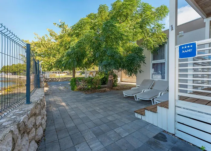Дом отдыха 3 Bedroom Pet Friendly In Biograd