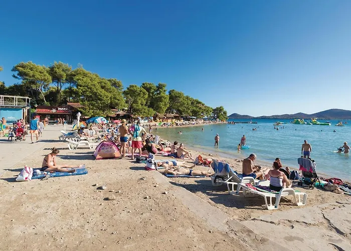 Дом отдыха 3 Bedroom Pet Friendly In Biograd Биоград-на-Мору