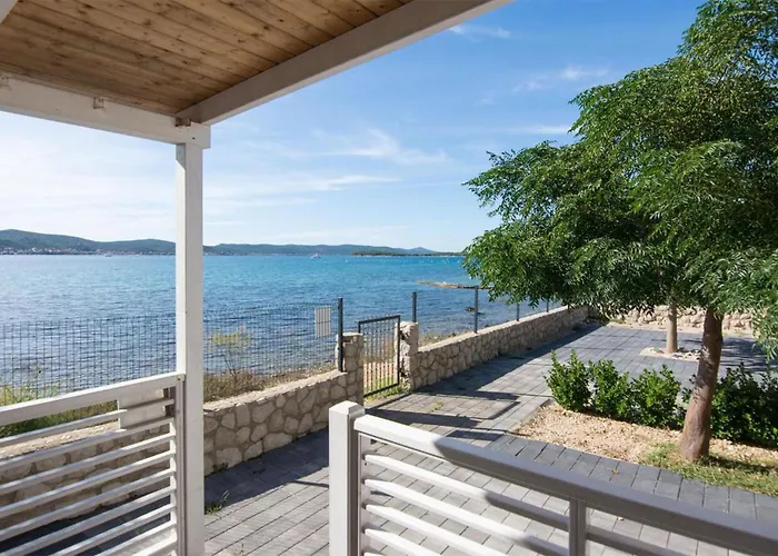 3 Bedroom Pet Friendly In Biograd *