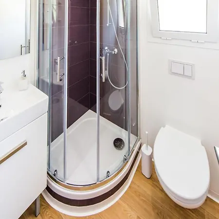 3 Bedroom In Biograd *