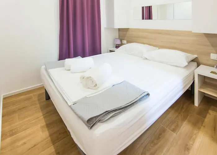 Дом отдыха 3 Bedroom Pet Friendly In Biograd Биоград-на-Мору
