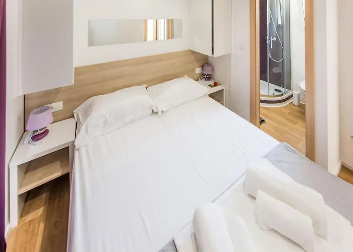 Дом отдыха 3 Bedroom Pet Friendly In Biograd *