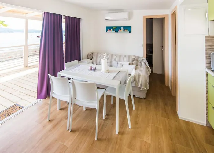 3 Bedroom Pet Friendly In Biograd *